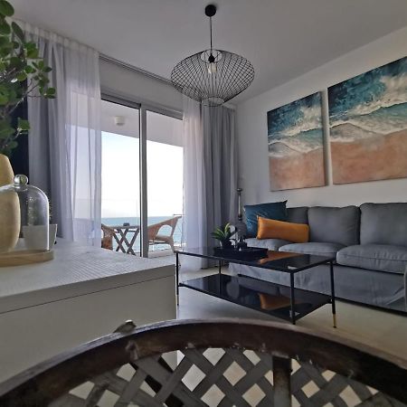 Cosea Living: Seaside Two Bedroom Flat In Harbour 106 파포스 외부 사진