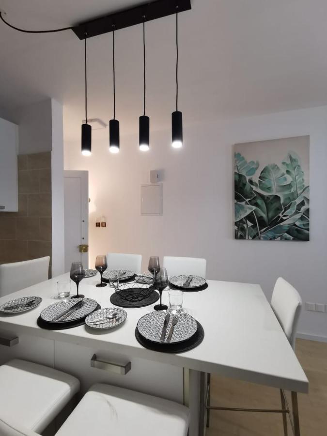 Cosea Living: Seaside Two Bedroom Flat In Harbour 106 파포스 외부 사진