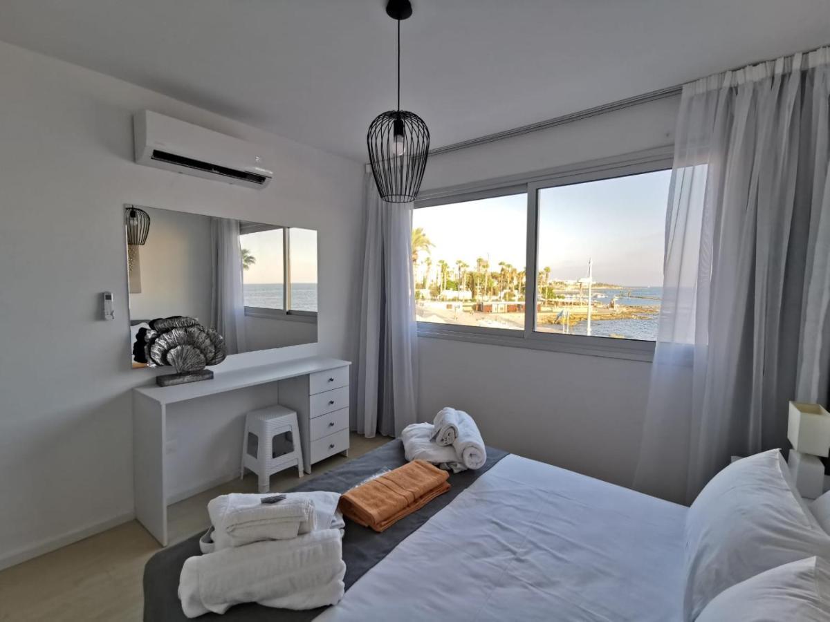Cosea Living: Seaside Two Bedroom Flat In Harbour 106 파포스 외부 사진