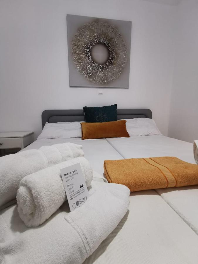 Cosea Living: Seaside Two Bedroom Flat In Harbour 106 파포스 외부 사진