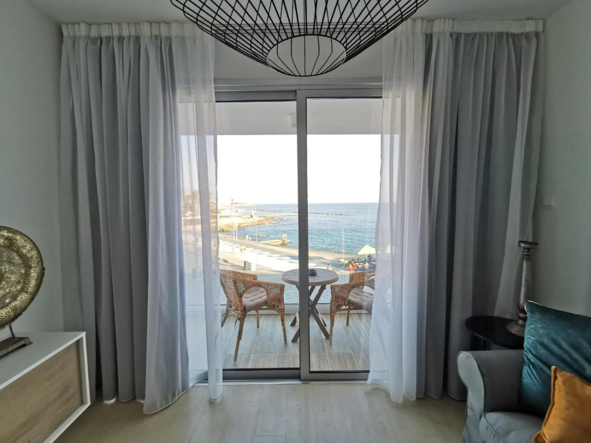 Cosea Living: Seaside Two Bedroom Flat In Harbour 106 파포스 외부 사진