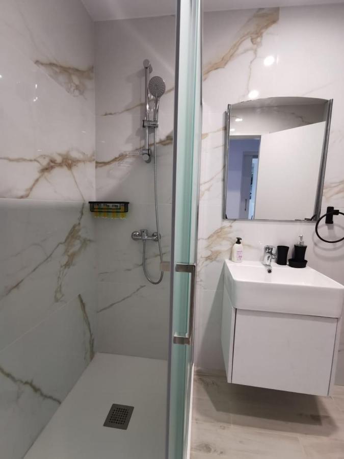 Cosea Living: Seaside Two Bedroom Flat In Harbour 106 파포스 외부 사진